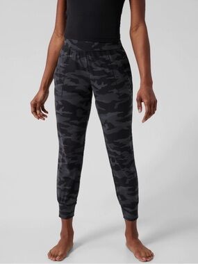 Athleta Salutation Jogger Camo in Charcoal and Black